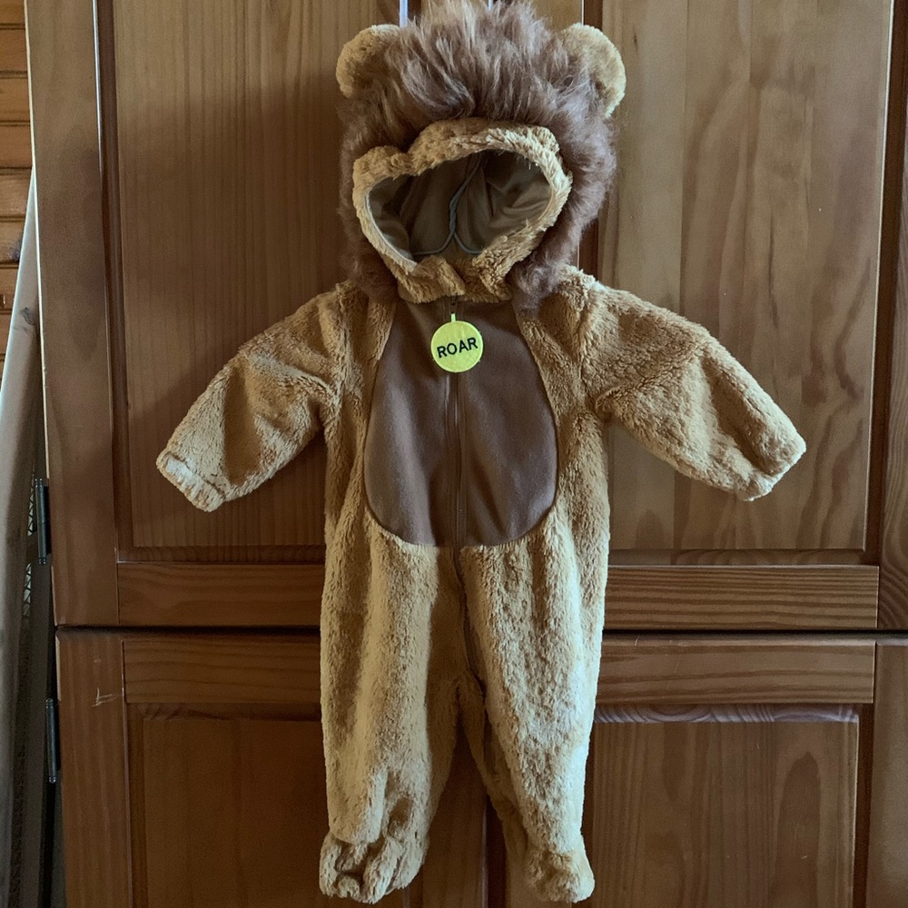 3-6 month lion costume